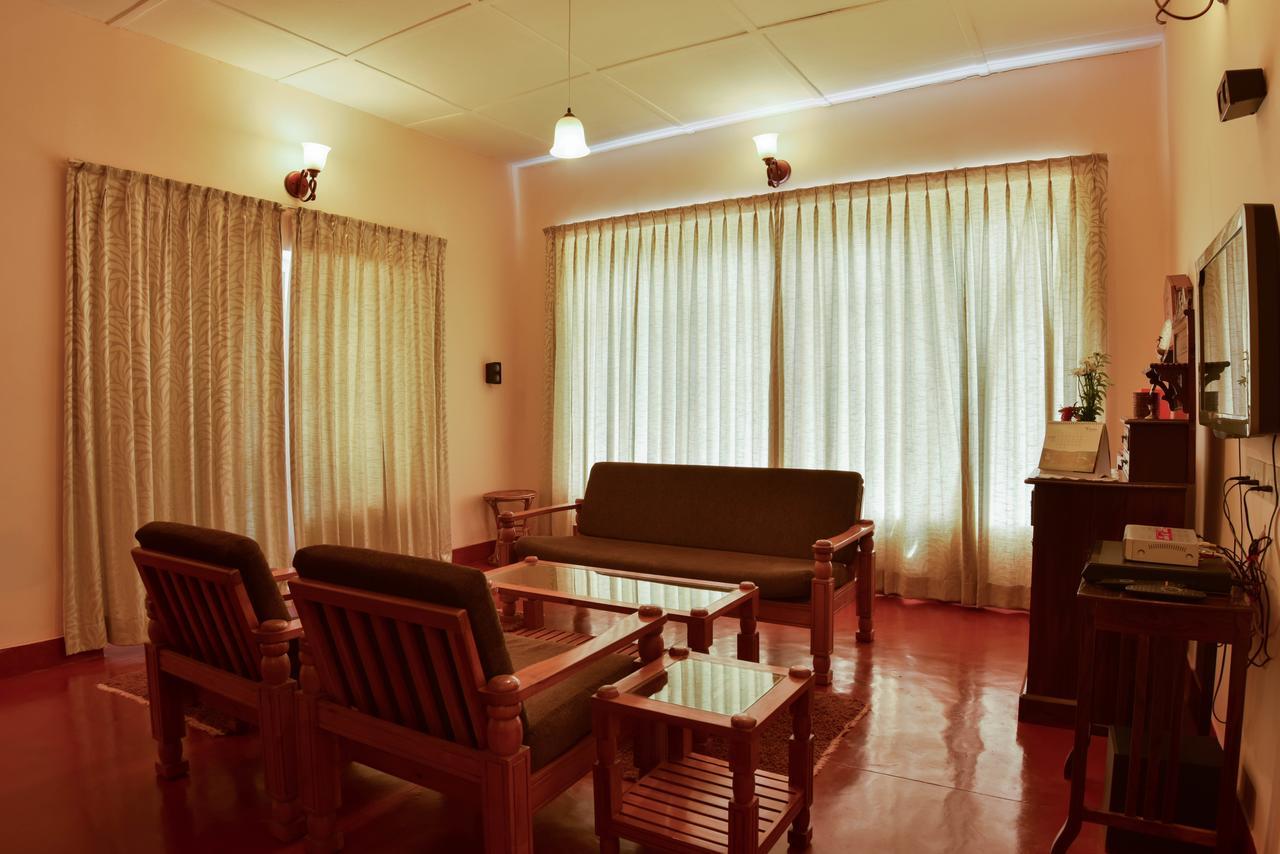 Manalar Hotel Gudalur  Bagian luar foto
